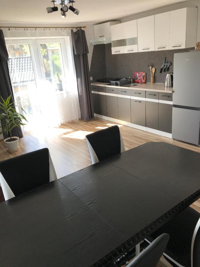 Apartament I Pokoje U Piotra ซโรมอฟแซ นิชแน ภายนอก รูปภาพ