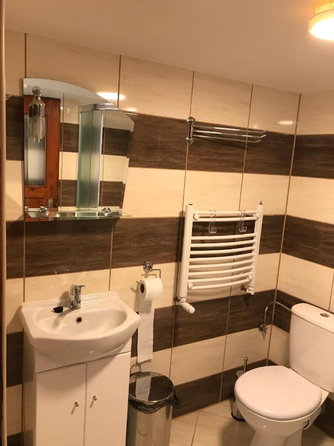 Apartament I Pokoje U Piotra ซโรมอฟแซ นิชแน ภายนอก รูปภาพ