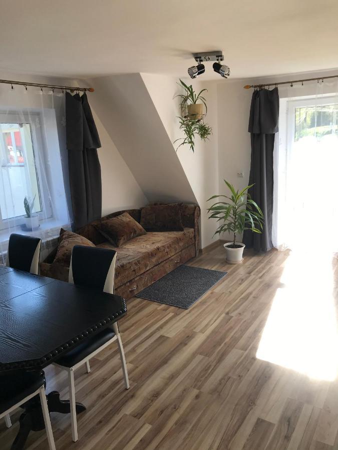 Apartament I Pokoje U Piotra ซโรมอฟแซ นิชแน ภายนอก รูปภาพ